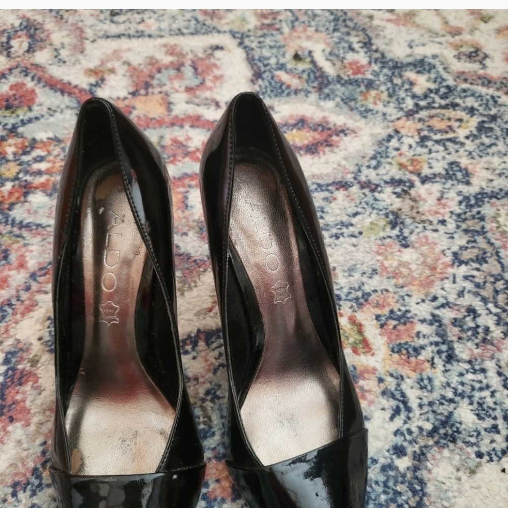 Aldo heel shoe
